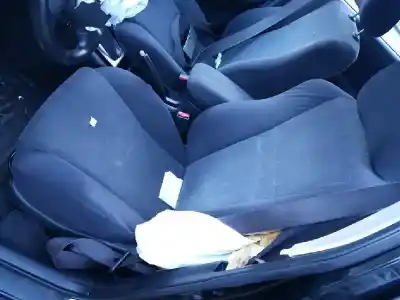 Veículo de Sucata toyota corolla familiar (e12) 1.6 sol 110 cv / 81 kw do ano 2002 alimentado 3zzfe