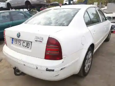 Здавання транспортного засобу skoda superb (3u4) comfort року 2003 потужний awx