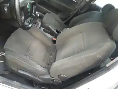 Здавання транспортного засобу skoda superb (3u4) comfort року 2003 потужний awx