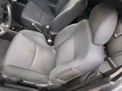 Veículo de Sucata honda civic berlina 3 (ep1/2) 1.4i ls do ano 2004 alimentado g-d15z8