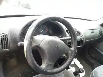 Veículo de Sucata citroen saxo 1.1 sx do ano 2002 alimentado hfx