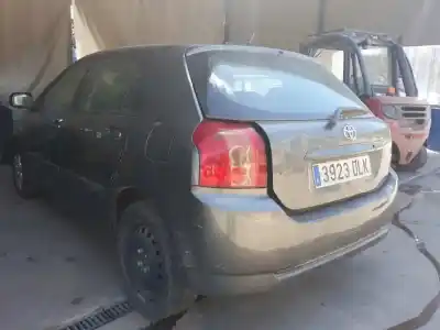 Veículo de Sucata TOYOTA COROLLA (E12) 2.0 D-4D Sol Sedán do ano 2005 alimentado 1CDFTV