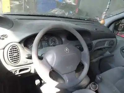 Здавання транспортного засобу renault scenic (ja..) 1.9 dci authentique року 2002 потужний f9q732