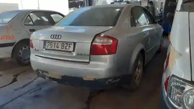 Veículo de Sucata AUDI A4 BERLINA (8E) 2.5 V6 24V TDI do ano 2002 alimentado AKE