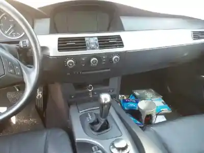 Veículo de Sucata bmw serie 5 berlina (e60) 525d do ano 2001 alimentado m57d25tu