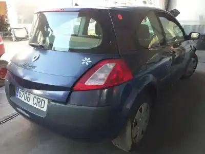 Veículo de Sucata renault megane ii classic berlina confort authentique do ano 2001 alimentado k4j730