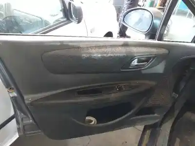 Veículo de Sucata citroen c4 berlina collection do ano 2001 alimentado 9hx