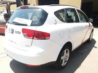 Véhicule à la ferraille SEAT ALTEA XL (5P5) Reference de l'année 2001 alimenté CHGA