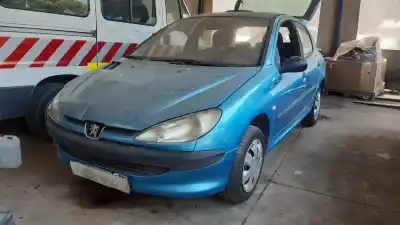 Vehicul casat PEUGEOT 206 BERLINA 1.4 al anului 1998 alimentat KFW