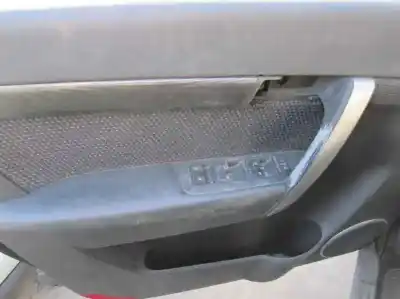 Veículo de Sucata chevrolet captiva 2.0 vcdi lt do ano 2001 alimentado z20s