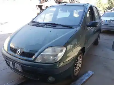 Verschrottungsfahrzeug RENAULT SCÉNIC I MONOSPACE (JA0/1_, FA0_) 1.9 dTi (JA1U) des Jahres 2002 angetrieben F9Q744