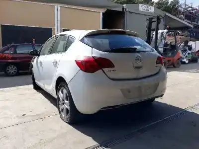 Здавання транспортного засобу opel astra j lim. selective року 2012 потужний a17dtr