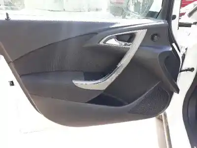 Здавання транспортного засобу opel astra j lim. selective року 2012 потужний a17dtr