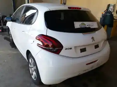 Veículo de Sucata peugeot 208 active do ano 2001 alimentado bhw