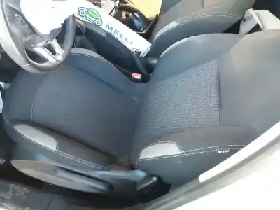 Veículo de Sucata peugeot 208 active do ano 2001 alimentado bhw