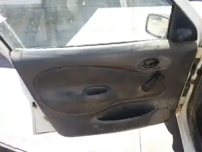 Sloopvoertuig ford fiesta courier (dx) familiar van het jaar 2000 aangedreven rtj