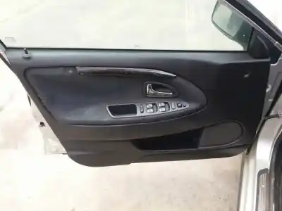 Veículo de Sucata volvo v40 familiar 2.0 t do ano 2001 alimentado g-b4204t