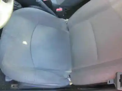 Здавання транспортного засобу renault clio ii fase ii (b/cb0) authentique 58 cv / 43 kw року 2004 потужний g-d7f g7