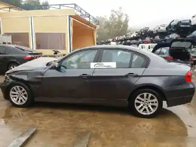 Veicolo di demolizione bmw serie 3 berlina (e90) 320i dell'anno 2001 alimentato n43b20a