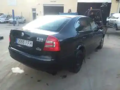 Veículo de Sucata skoda octavia berlina (1z3) trend do ano 2006 alimentado bxe