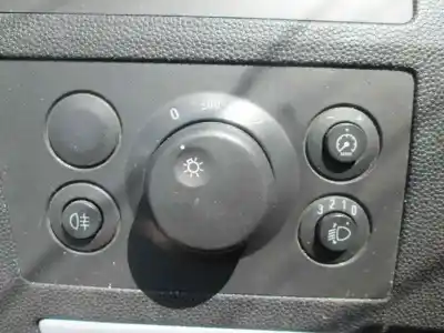 Veículo de Sucata opel zafira b cosmo do ano 2006 alimentado 