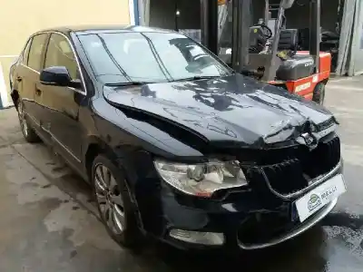 Veicolo di demolizione SKODA SUBERB (3T4) Elegance dell'anno 2008 alimentato BMP