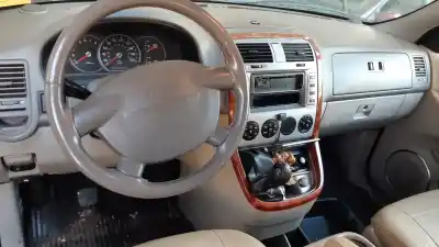 Veículo de Sucata kia carnival ii (gq) 2.5 v6 do ano 2004 alimentado k5