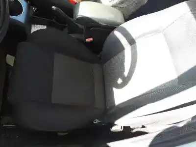 Veículo de Sucata ford mondeo turnier (ge) trend (06.2003->) (d) do ano 2001 alimentado chba