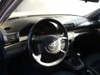 Sloopvoertuig audi a4 berlina (b5) 2.4 van het jaar 1998 aangedreven aga