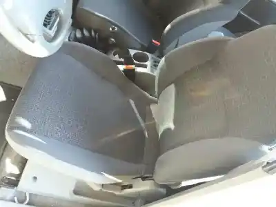 Veicolo di demolizione suzuki santana 90 cv / 66 kw dell'anno 2006 alimentato rhy