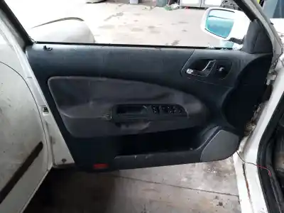 Sloopvoertuig skoda octavia berlina (1u2) ambiente van het jaar 2001 aangedreven alh