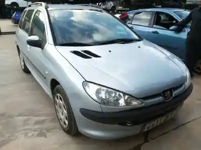 Sloopvoertuig peugeot 206 sw x-line van het jaar 2005 aangedreven d-8hz