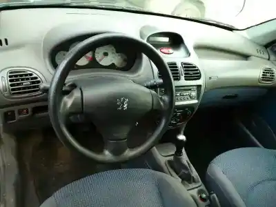 Sloopvoertuig peugeot 206 sw x-line van het jaar 2005 aangedreven d-8hz