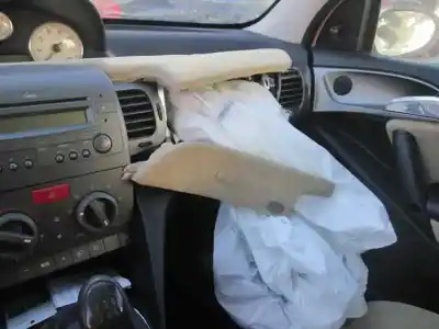 Здавання транспортного засобу lancia ypsilon (101) 1.2 16v cat 80 cv / 59 kw року 2005 потужний 188a5000