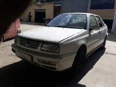 Veículo de Sucata VOLKSWAGEN VENTO (1H2) GL do ano 1996 alimentado AEK