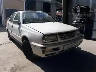 Vehicul casat volkswagen vento (1h2) gl al anului 1996 alimentat aek