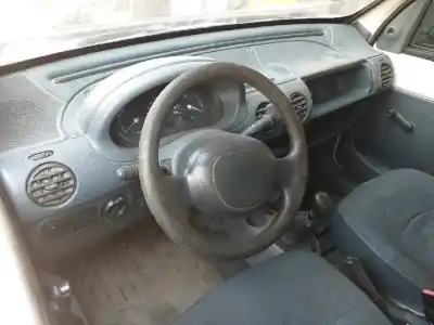 Здавання транспортного засобу renault kangoo (f/kc0) alize 64 cv / 47 kw року 2001 потужний f8q630 Здавання транспортного засобу renault kangoo (f/kc0) alize 64 cv / 47 kw року 2001 потужний f8q630