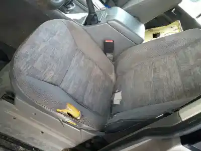 Veículo de Sucata land rover discovery (lt) td5 do ano 2001 alimentado 10p