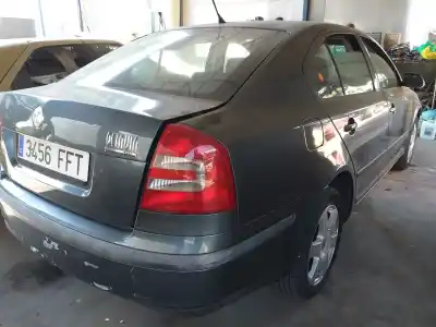 Veículo de Sucata skoda octavia berlina (1z3) trend do ano 2006 alimentado bxe