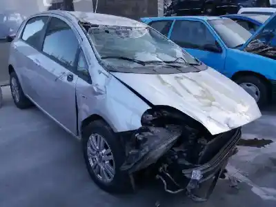 Veículo de Sucata fiat punto (199) easy do ano 2013 alimentado 199a9000