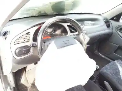 Veículo de Sucata daewoo lanos cool do ano 2000 alimentado a15sms