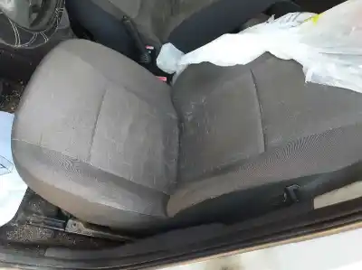 Здавання транспортного засобу dacia sandero básico року 2010 потужний d4f732