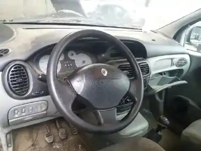 Scrapping Vehicle renault scenic rx4 (ja0) 1.9 dci salomon of the year 2003 powered f9q732