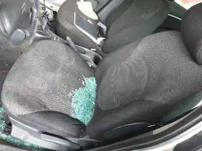 Veicolo di demolizione citroen c5 berlina exclusive dell'anno 2001 alimentato rhr