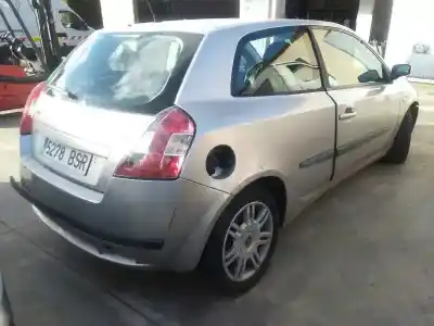 Veículo de Sucata fiat stilo (192_) 1.6 16v (192_xb1a) do ano 2002 alimentado 18286000
