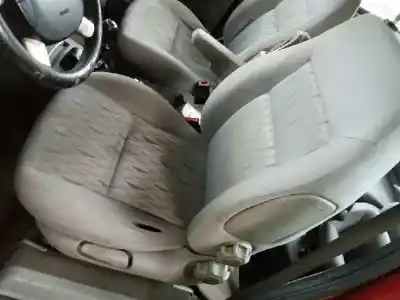 Veículo de Sucata ford galaxy (vy) ambiente do ano 2001 alimentado auy