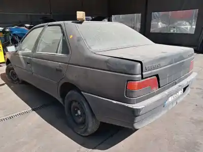Véhicule à la ferraille PEUGEOT 405 BERLINA Embassy D de l'année 1994 alimenté D9B