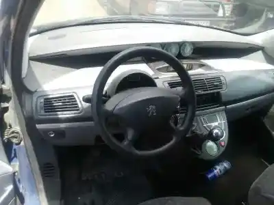 Veicolo di demolizione peugeot 807 st pack dell'anno 2004 alimentato d-rht