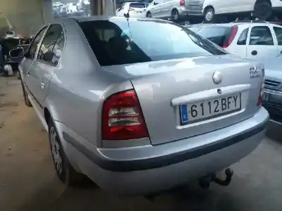 Veicolo di demolizione skoda octavia berlina (1u2) ambiente dell'anno 2001 alimentato alh