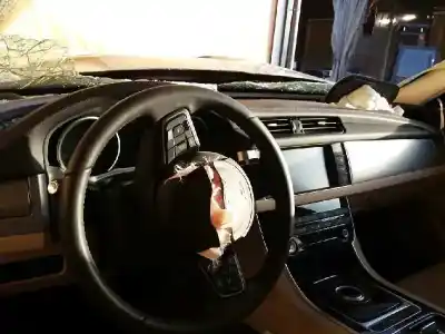 Здавання транспортного засобу jaguar xf portfolio 180 cv / 132 kw року 2017 потужний 204dtd